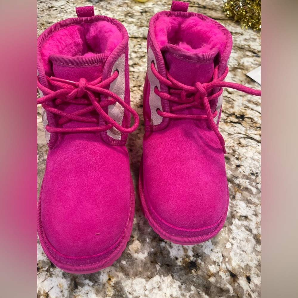 UGG,new